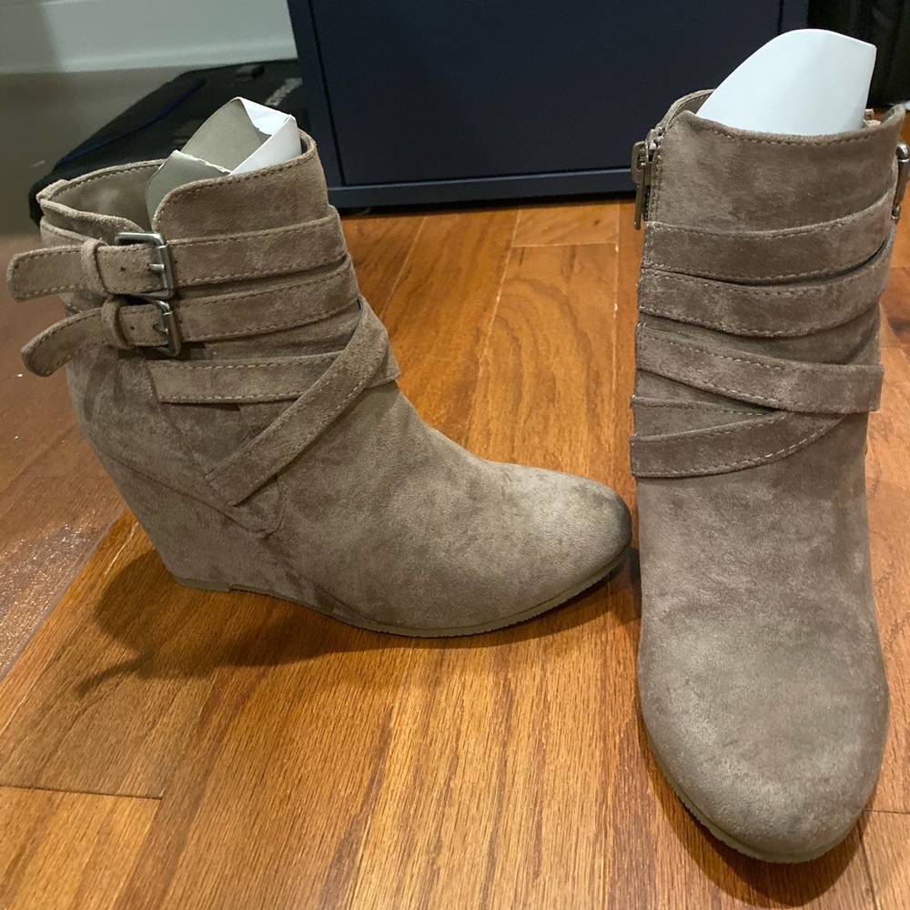 Like new Madden boots